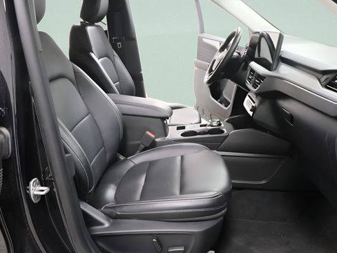 Used 2025 Ford Escape Platinum AWD/4WD image 26