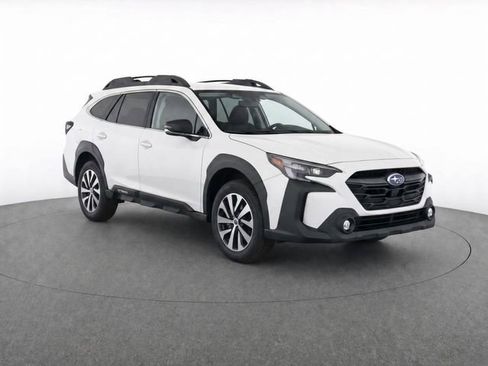 Used 2024 Subaru Outback Premium AWD/4WD image 3