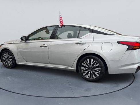 Used 2024 Nissan Altima 2.5 SV image 7