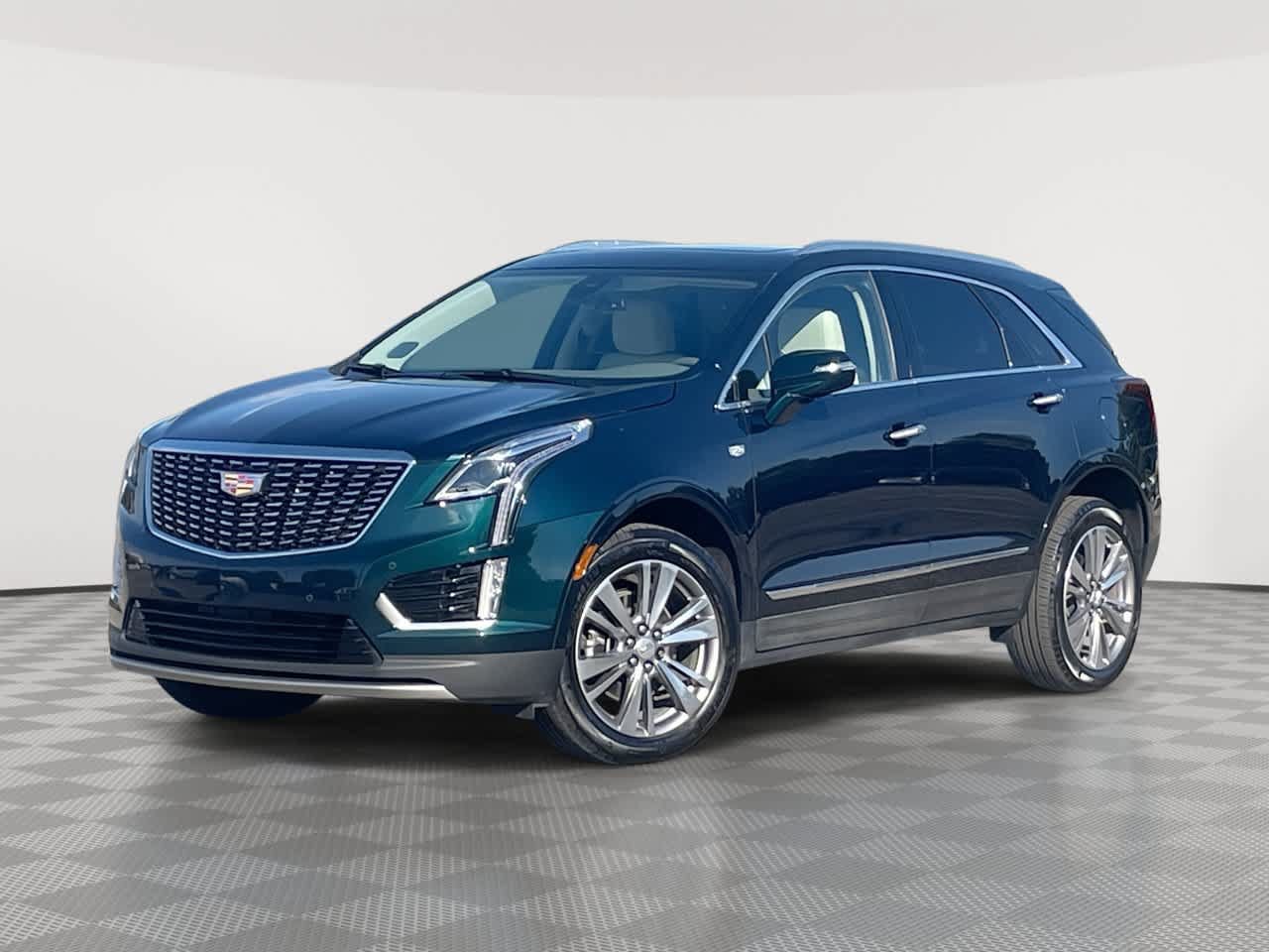Certified 2024 Cadillac XT5 Premium Luxury FWD image 1
