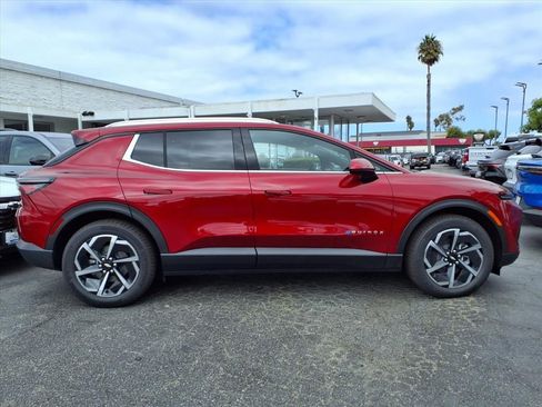 New 2026 Chevrolet Equinox EV LT image 3