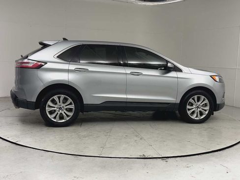 Used 2022 Ford Edge Titanium AWD/4WD image 9