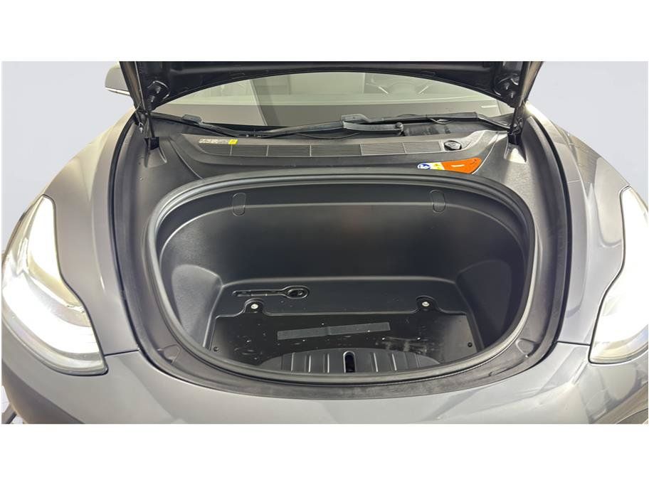 Used 2018 Tesla Model 3 Long Range RWD image 42