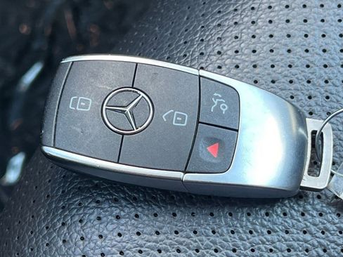 Used 2022 Mercedes-Benz GLC 300 4MATIC w/ Premium Package Lite image 28