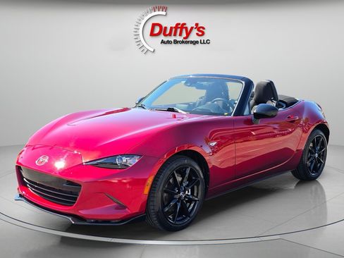 Used 2021 MAZDA MX-5 Miata Club RWD image 35