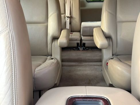 Used 2011 Cadillac Escalade Premium AWD/4WD image 45