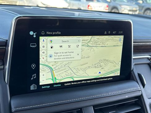 Used 2023 Chevrolet Suburban Premier image 25