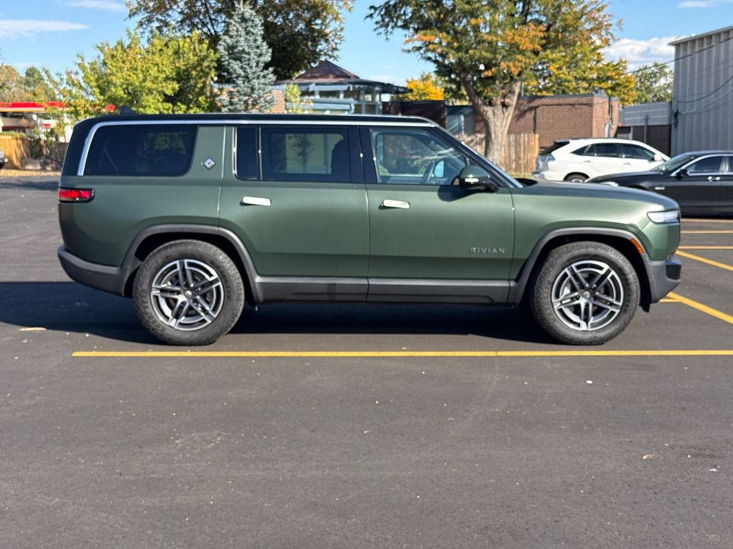 Used 2025 Rivian R1S Adventure Dual AWD/4WD image 8