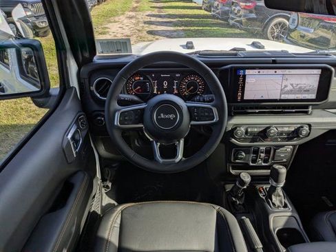 New 2026 Jeep Wrangler Unlimited Sahara AWD/4WD image 16