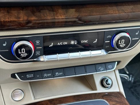 Used 2018 Audi Q5 2.0T Premium w/ Convenience Package AWD/4WD image 17