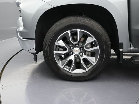 Used 2025 Chevrolet Silverado 1500 LT RWD image 13