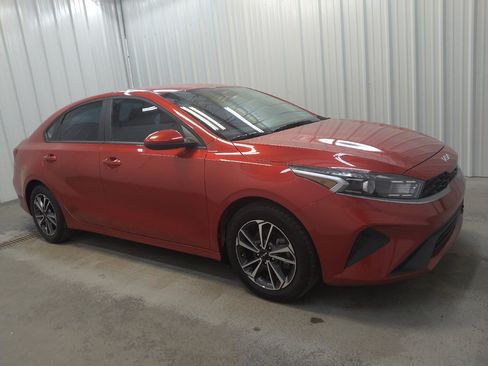 Used 2024 Kia Forte LXS FWD image 11