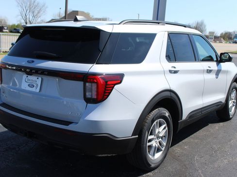 New 2026 Ford Explorer Active AWD/4WD image 6