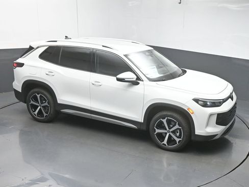 New 2026 Volkswagen Tiguan SE AWD/4WD image 42
