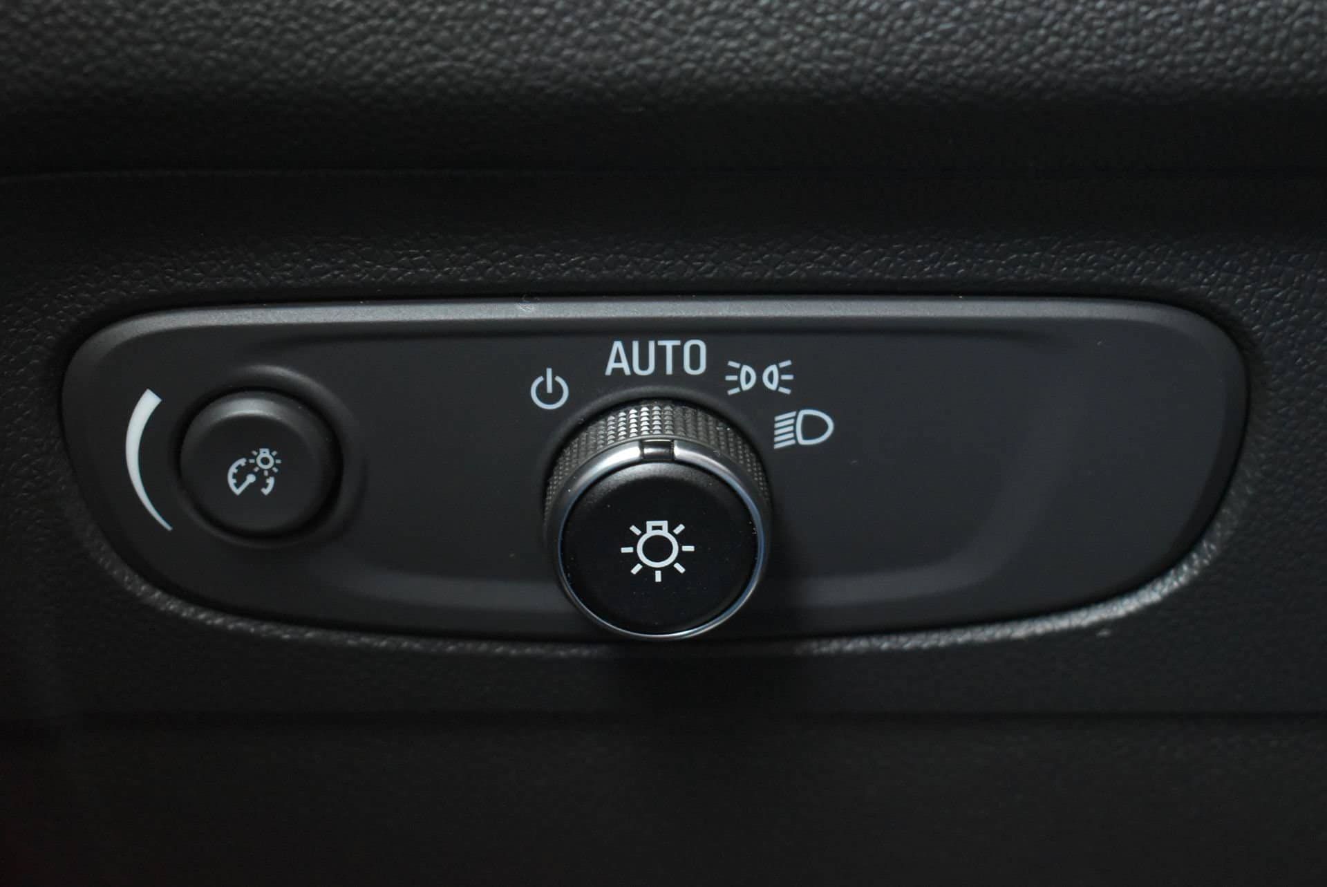 Used 2023 Buick Envision Preferred AWD/4WD image 18