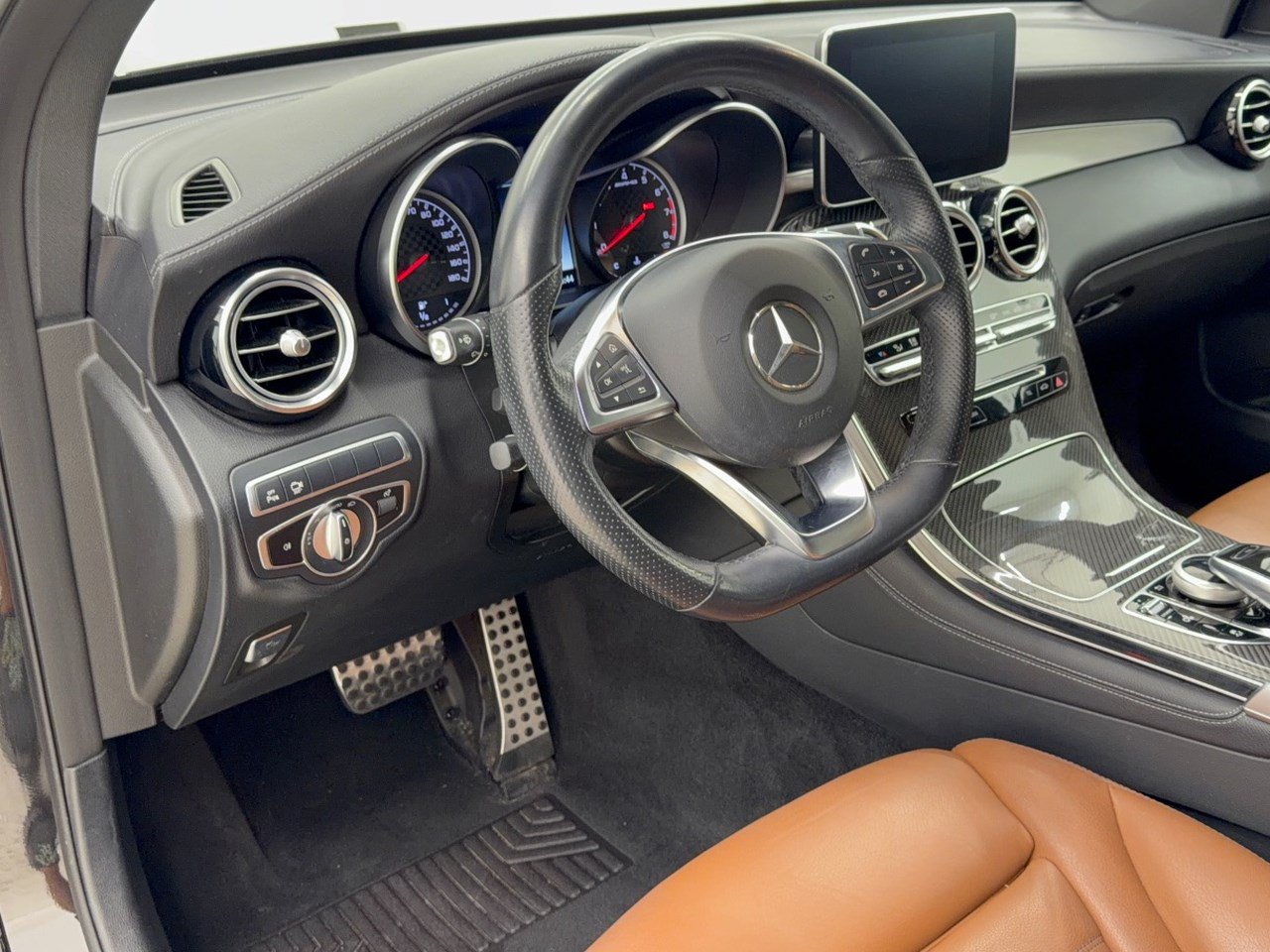 Used 2019 Mercedes-Benz GLC 43 AMG 4MATIC image 4