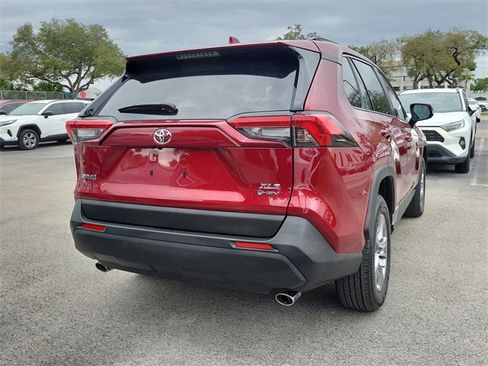 Used 2025 Toyota RAV4 XLE image 4