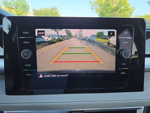 Used 2025 Volkswagen Taos SE FWD image 27