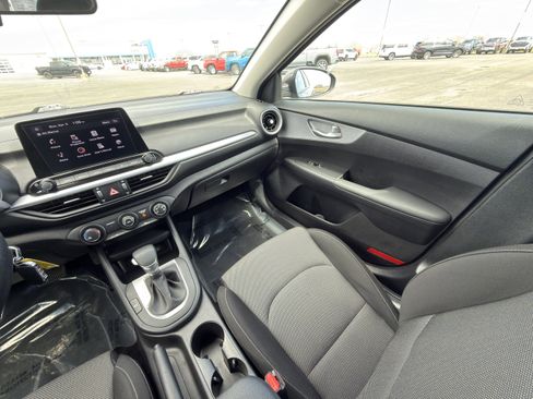 Used 2024 Kia Forte LXS FWD image 23