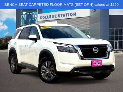 Used 2024 Nissan Pathfinder SV