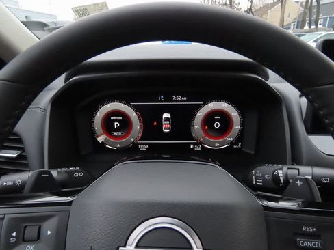 Used 2025 Nissan Rogue SL image 25