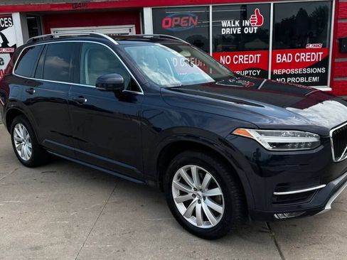 Used 2016 Volvo XC90 T6 Momentum w/ Momentum Plus Package AWD/4WD image 2