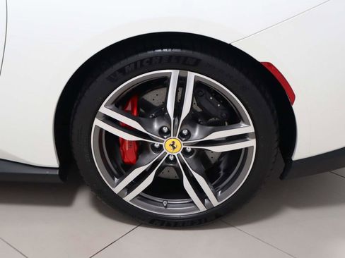 Certified 2020 Ferrari Portofino image 19