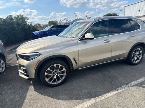 Used 2019 BMW X5 xDrive40i w/ Premium Package 2 AWD/4WD image 4