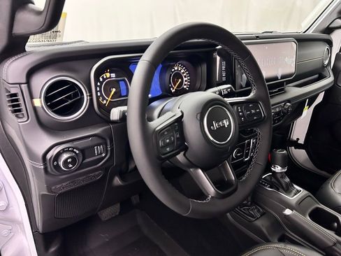 New 2025 Jeep Gladiator Sport image 13