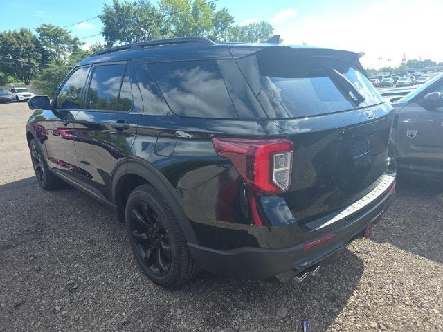 Used 2023 Ford Explorer ST w/ ST Street Pack AWD/4WD image 4