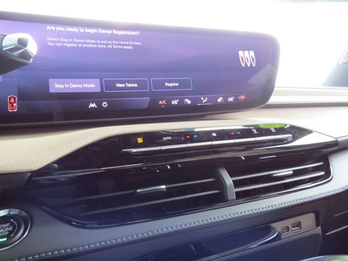 New 2026 Buick Enclave Preferred w/ LPO, Floor Liner Package image 19