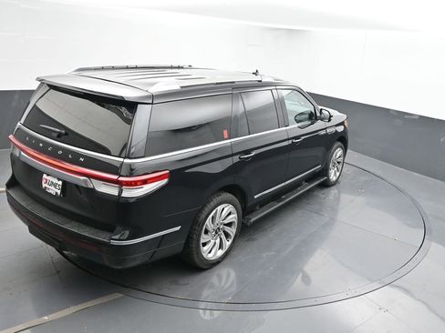Used 2024 Lincoln Navigator Premiere AWD/4WD image 42
