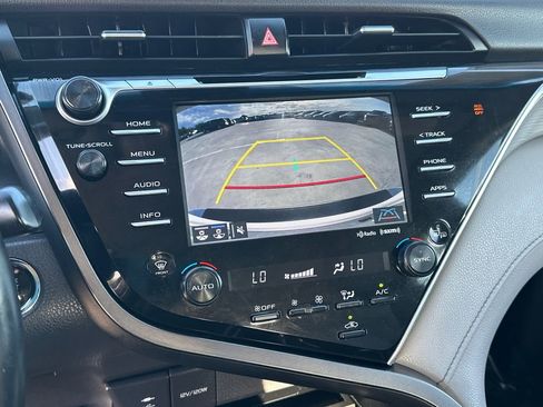 Used 2018 Toyota Camry SE w/ Audio Package FWD image 27