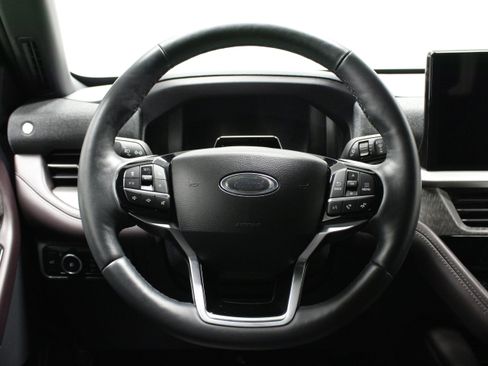Used 2025 Ford Explorer Platinum w/ Ultimate Package AWD/4WD image 23
