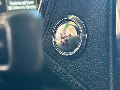 Used 2017 Lincoln Continental Select FWD image 23
