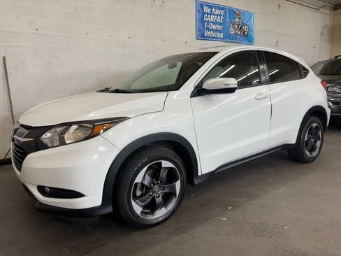 Used 2018 Honda HR-V EX image 1