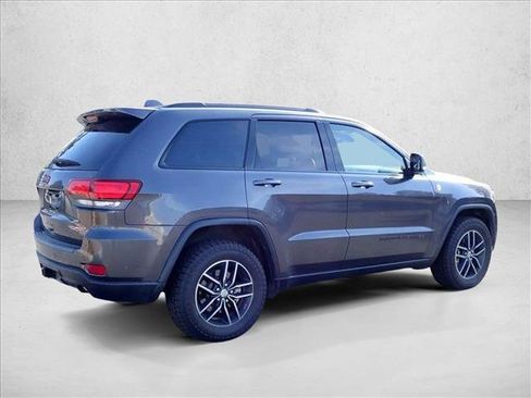 Used 2017 Jeep Grand Cherokee Trailhawk w/ Trailhawk Luxury Group AWD/4WD image 13