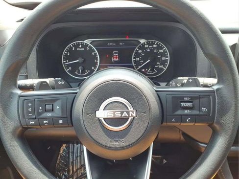Used 2024 Nissan Pathfinder S FWD image 15