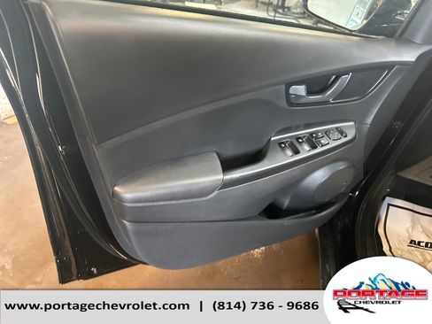Used 2021 Hyundai Kona SEL Plus w/ Cargo Package FWD image 11