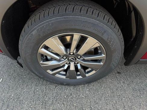 New 2026 Nissan Pathfinder SV image 9