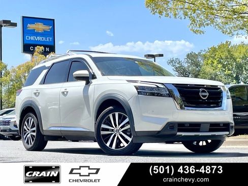 Used 2023 Nissan Pathfinder Platinum w/ Cargo Package FWD image 1
