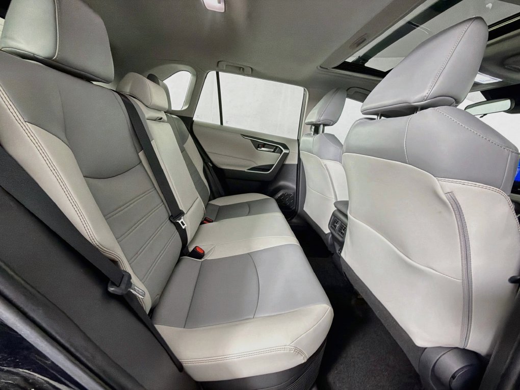 Used 2023 Toyota RAV4 XLE Premium AWD/4WD image 28