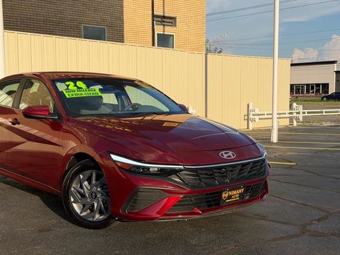 Used 2024 Hyundai Elantra SEL FWD image 48
