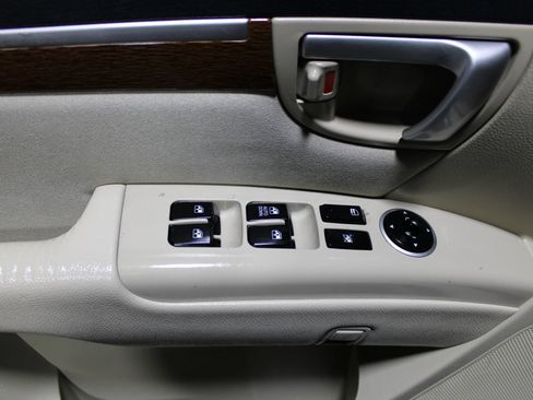 Used 2009 Hyundai Santa Fe GLS FWD image 9