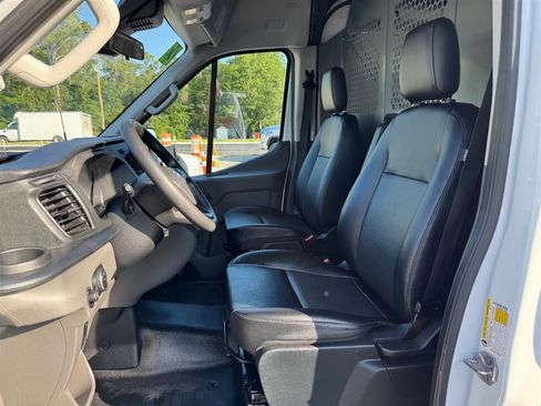 Used 2023 Ford Transit 250 148 High Roof RWD image 17