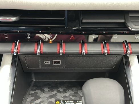 Used 2024 GMC Canyon AT4X image 23