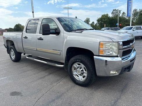 Used 2009 Chevrolet Silverado 2500 LT w/ Exterior Plus Package AWD/4WD image 7