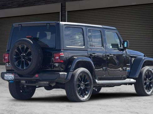 Used 2023 Jeep Wrangler Unlimited Sahara AWD/4WD image 4