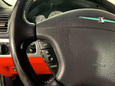 Used 2004 Ford Thunderbird image 18