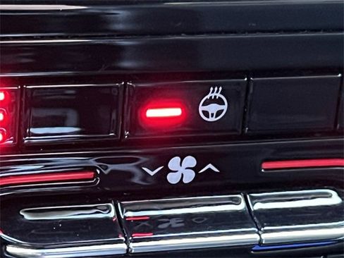 Certified 2023 Jeep Grand Cherokee Altitude image 28